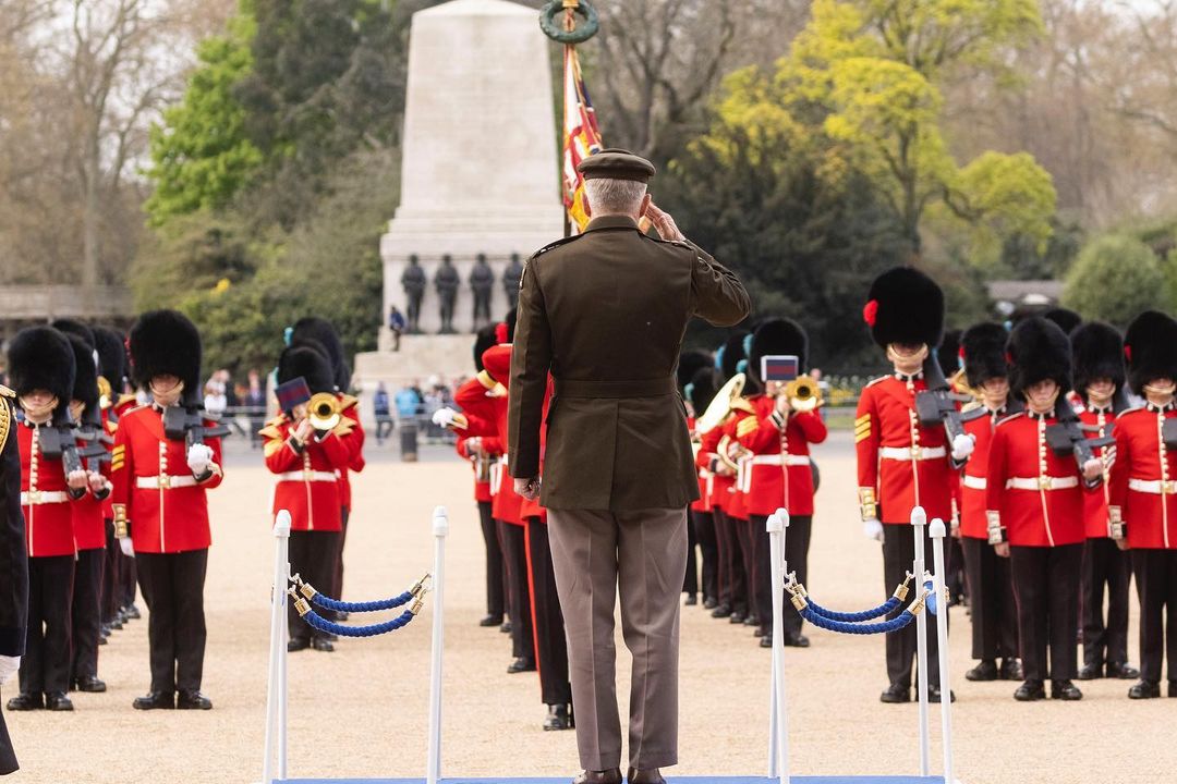 Genuine  British Military Footguards OR`s Cape Blue Grey Ceremonial Parade NEW 